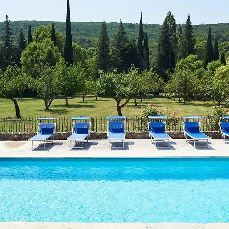 Maison Confortable A Avec Piscine Partagee